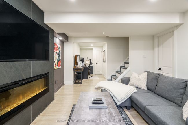115 William Roe Blvd, House other with 5 bedrooms, 3 bathrooms and 3 parking in Newmarket ON | Image 34