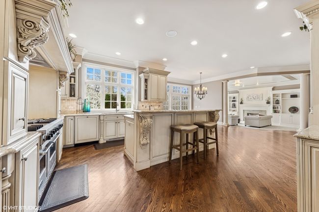 15W280 Plainfield Rd, House other with 6 bedrooms, 8 bathrooms and 3 parking in Burr Ridge IL | Image 6