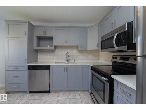 37-3811 85 St Nw, Edmonton, AB, T6K4C7 | Card Image