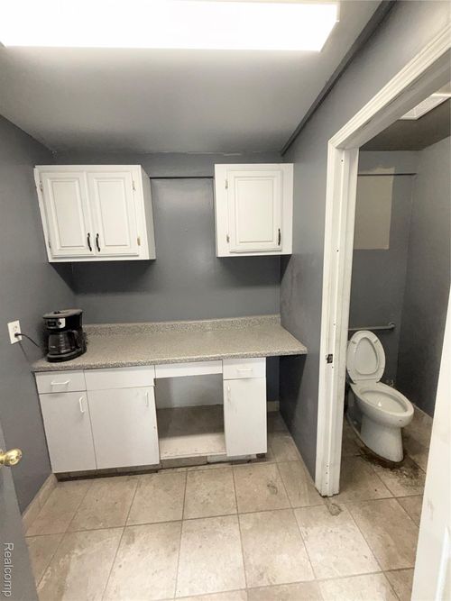 4445 22 Mile Rd, Unit B, Shelby Charter Township, MI, 48316 | Card Image