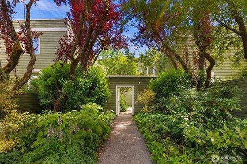 unit-c-1812 25th Ave, Seattle, WA, 98122-3058 | Card Image