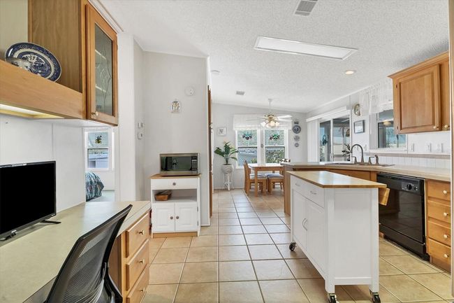 Kitchen | Image 11