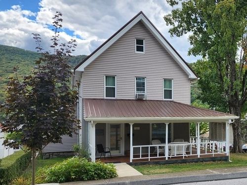 103 E 5th St, Emporium, PA, 15834-1415 | Card Image