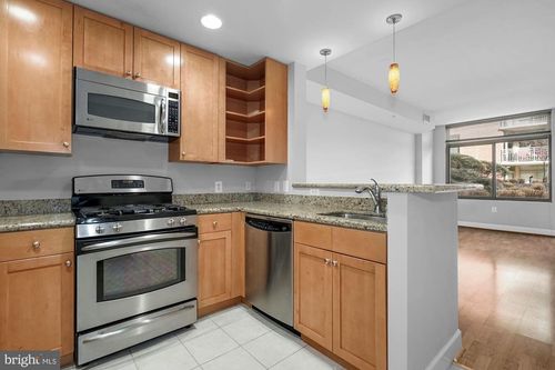234w-3600 S Glebe Rd, ARLINGTON, VA, 22202-2376 | Card Image