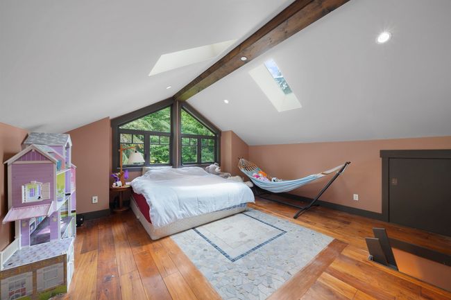 27714 Aspen Pl, House other with 5 bedrooms, 5 bathrooms and 8 parking in Maple Ridge BC | Image 32