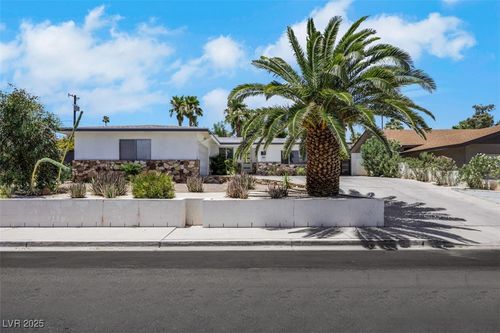 1716 S 17th St, Las Vegas, NV, 89104-3508 | Card Image