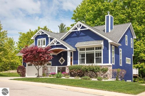 10579 Camrose Cir, Traverse City, MI, 49684-6224 | Card Image