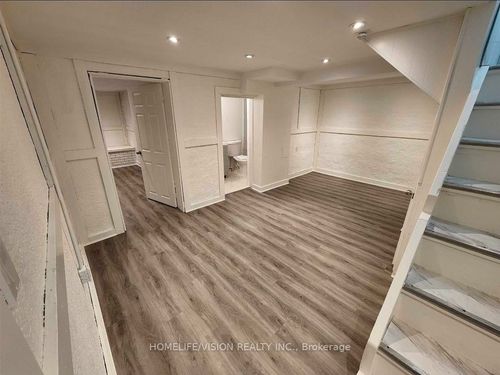 bsmt-271 Sussex Ave, Richmond Hill, ON, L4C2G6 | Card Image
