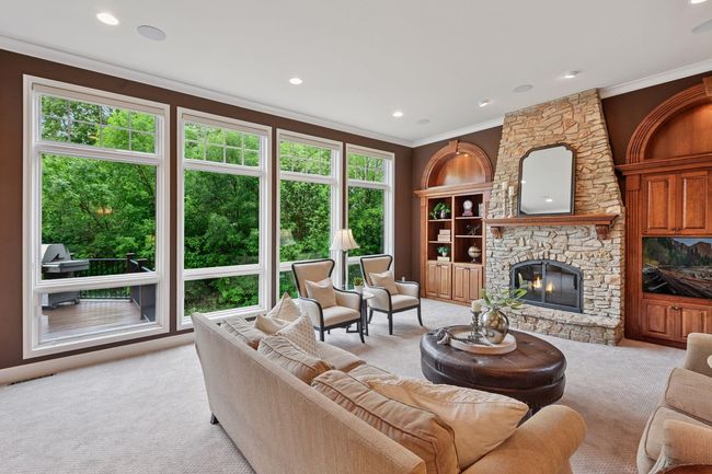 Floor to ceiling windows | Image 15