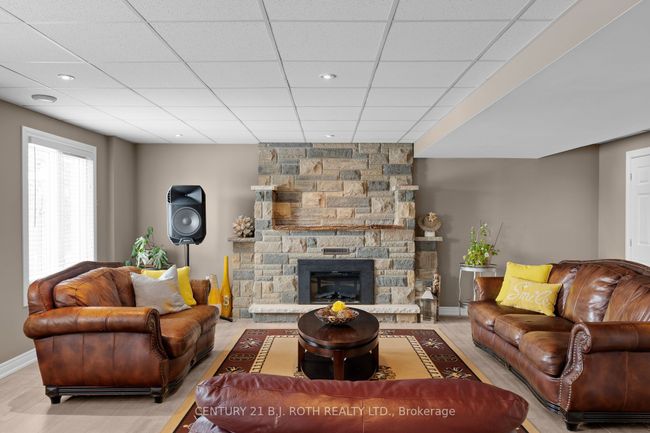 10 Brolley Cres, House other with 4 bedrooms, 4 bathrooms and 10 parking in Thornton ON | Image 22