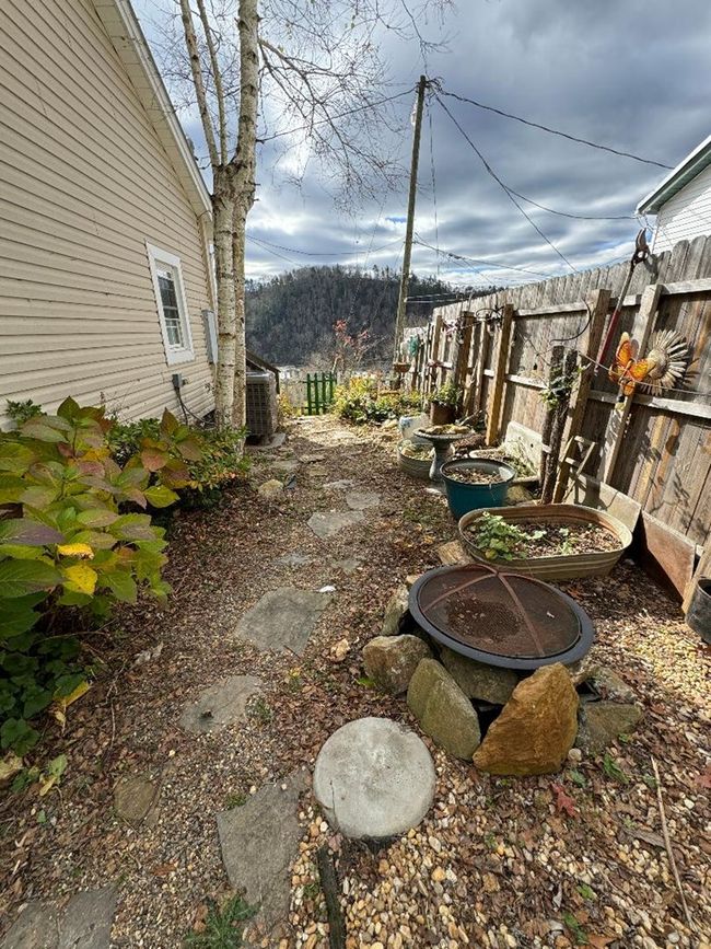 141 Cliff St., House other with 2 bedrooms, 1 bathrooms and null parking in Fries VA | Image 18