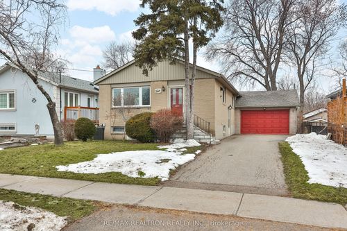 4 Lachine Crt, Etobicoke, ON, M9C4A5 | Card Image