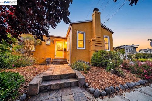 1175 Camelia St, Berkeley, CA, 94702-1039 | Card Image