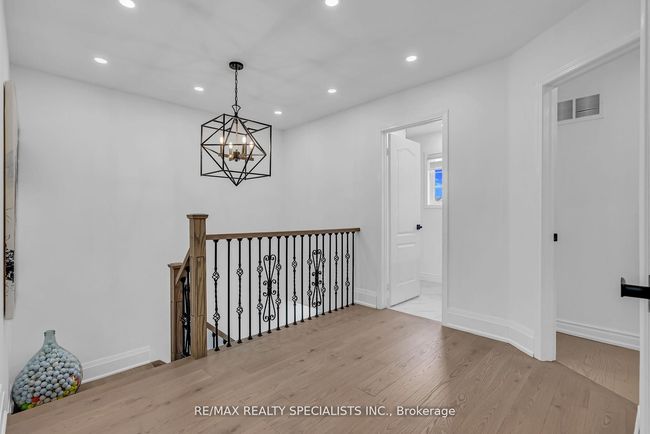 91 Buick Blvd, House other with 7 bedrooms, 5 bathrooms and 7 parking in Brampton ON | Image 18