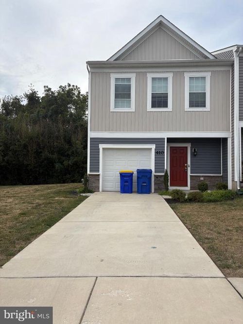 410 Maple Run Dr, YORK, PA, 17404-9153 | Card Image