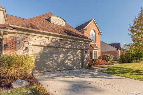 26610 Valhalla Dr, Farmington Hills, MI, 48331-3785 | Card Image