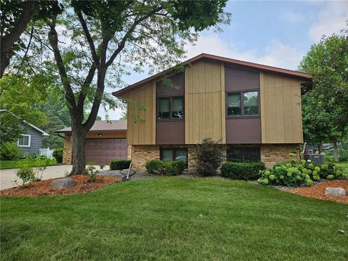 705 11 1/2 Ave Se, Willmar, MN, 56201-4653 | Card Image