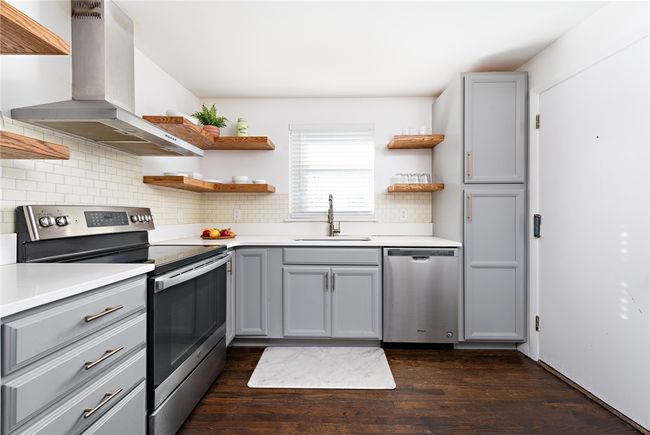 UNIT-712 - 70 Carroll Ave, Condo with 2 bedrooms, 1 bathrooms and 2 parking in Newport RI | Image 10
