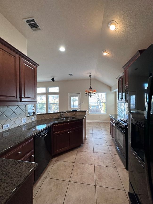 1721 Stonehaven Ln, House other with 3 bedrooms, 3 bathrooms and 2 parking in Round Rock TX | Image 5