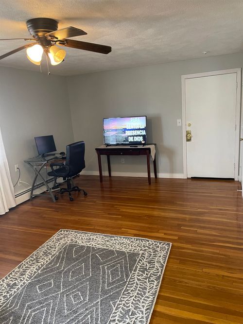 apt-8-4 Brook Rd, Salem, NH, 03079-3614 | Card Image