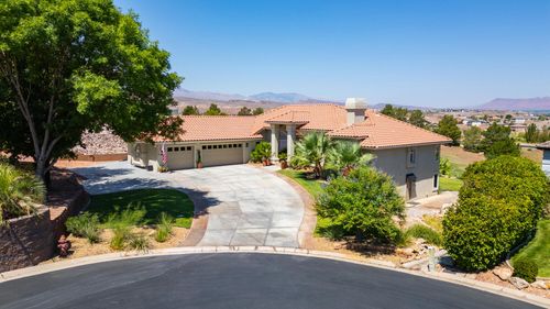 2244 Putters Cir, St George, UT, 84770-6113 | Card Image