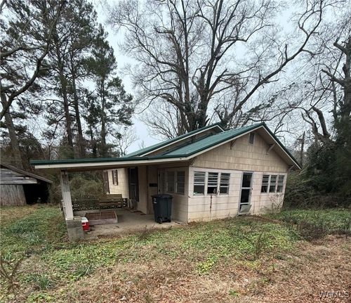 131 4th St Sw, Fayette, AL, 35555-2915 | Card Image