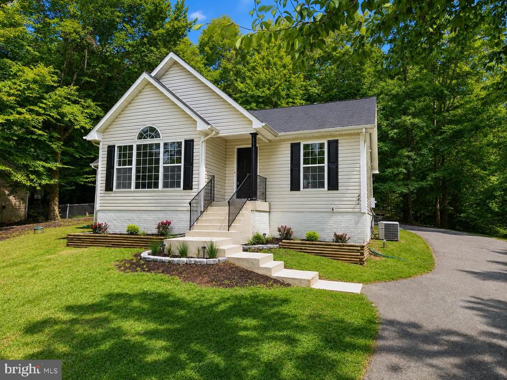 Residential in RUTHER GLEN 3