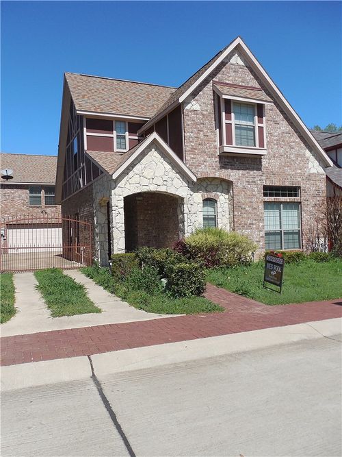 519 Rebecca Dr, Cedar Hill, TX, 75104-3061 | Card Image