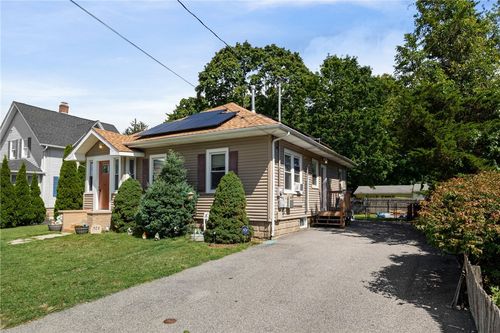 321 Church Ave, Warwick, RI, 02889-3220 | Card Image