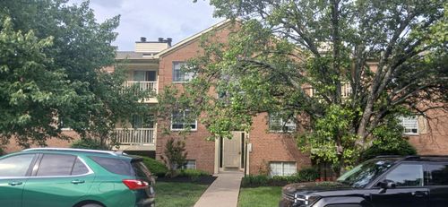 12-4 Highland Meadows Dr, Highland Heights, KY, 41076-3712 | Card Image