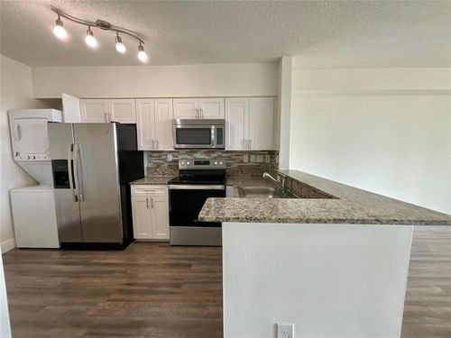 2-605-16900 N Bay Road, Sunny Isles Beach, FL, 33160 | Card Image