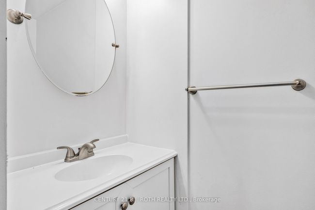 118 Wellington St W, House other with 2 bedrooms, 2 bathrooms and 8 parking in Barrie ON | Image 16