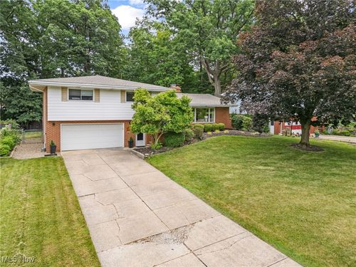 7647 Ragall Pkwy, Middleburg Heights, OH, 44130-6411 | Card Image