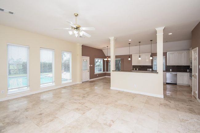 2615 Pinebend Dr, House other with 4 bedrooms, 3 bathrooms and 2 parking in Pearland TX | Image 9