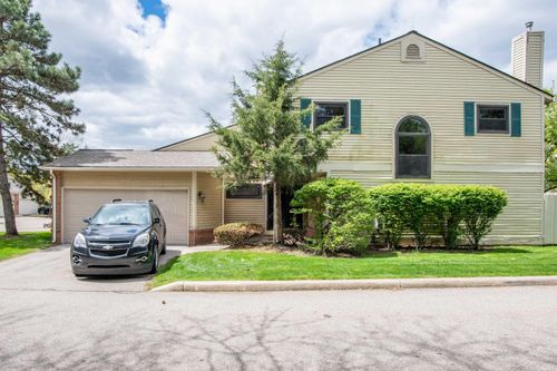 5679 Drake Hollow Dr W, West Bloomfield, MI, 48322-1275 | Card Image