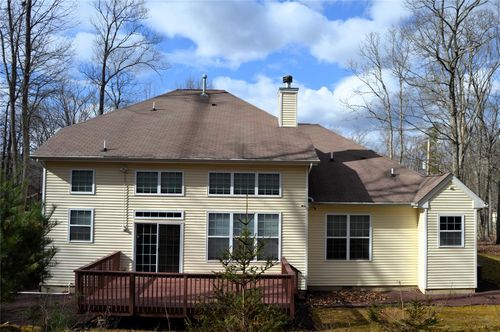 504 St Ives Ct, Bushkill, PA, 18324-8675 | Card Image