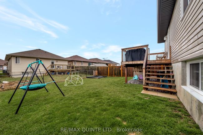 8 Mcintosh Cres, House other with 5 bedrooms, 2 bathrooms and 2 parking in Trenton ON | Image 41