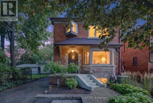 521 Sutherland Dr, East York, ON, M4G1K9 | Card Image