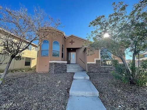 4016 Hueco Valley Dr, El Paso, TX, 79938-5238 | Card Image