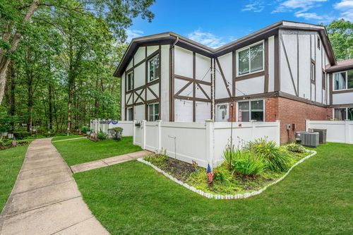 425 Birchwood Rd, Medford, NY, 11763-1230 | Card Image