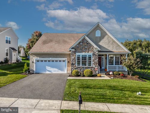 209 Cog Hill Dr, HONEY BROOK, PA, 19344-8614 | Card Image