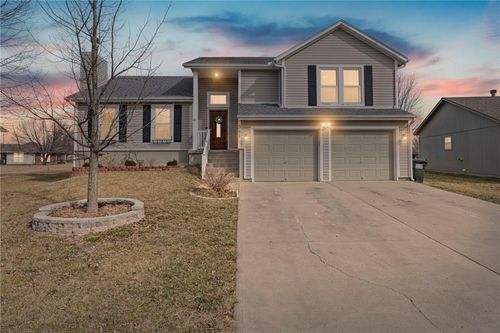 341 N Pine St, Gardner, KS, 66030-1607 | Card Image