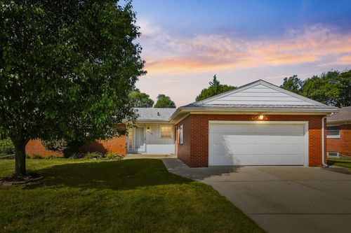 3930 44th St, Rock Island, IL, 61201-7125 | Card Image