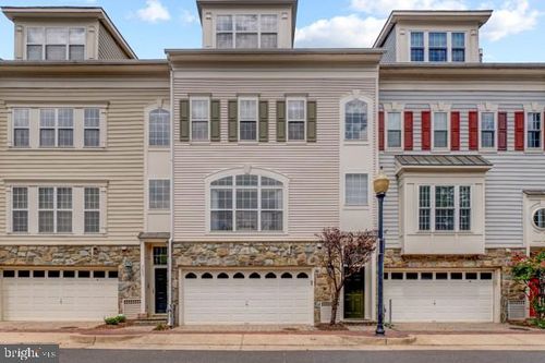 5053 Donovan Dr, ALEXANDRIA, VA, 22304-7759 | Card Image