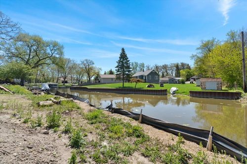 39457 N Forest Ave, Antioch, IL, 60002-8530 | Card Image