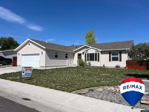 1426 Pinecrest St, Riverton, WY, 82501-5329 | Card Image