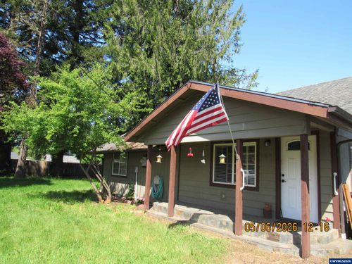 365 Se Myrtle St, Mill City, OR, 97360 | Card Image
