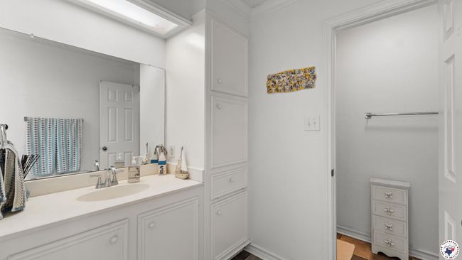 201 Larkspur Ln, House other with 3 bedrooms, 2 bathrooms and null parking in Wake Village TX | Image 24