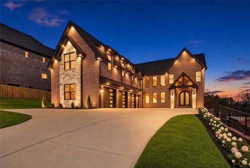 403 Thunder Rd, buford, GA, 30518-2578 | Card Image