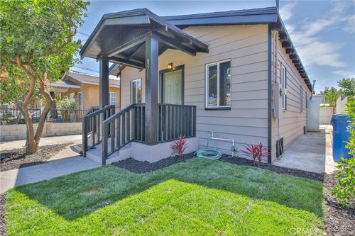 8511 Maie Ave, Los Angeles, CA, 90001-3932 | Card Image